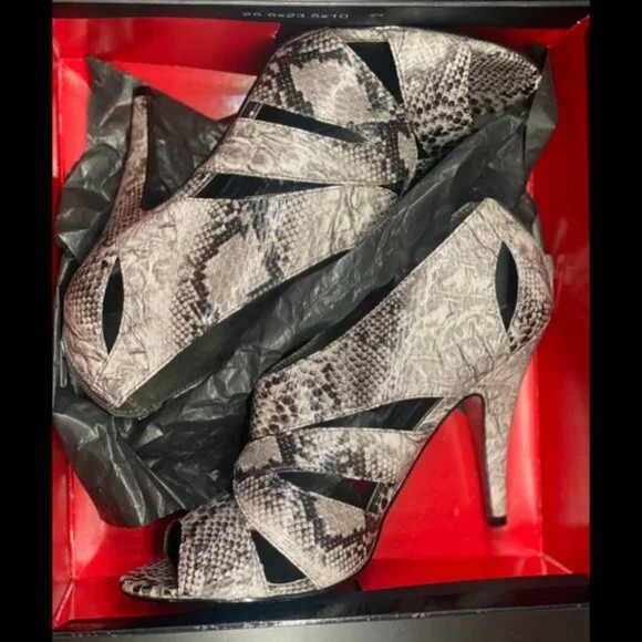 Steve Madden Luxe Snakeskin Heels - Picture 3 of 4